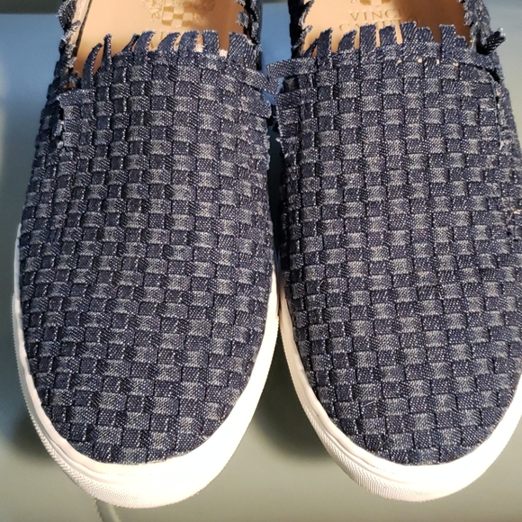 VINCE CAMUTO SNEAKERS - Picture 10 of 11